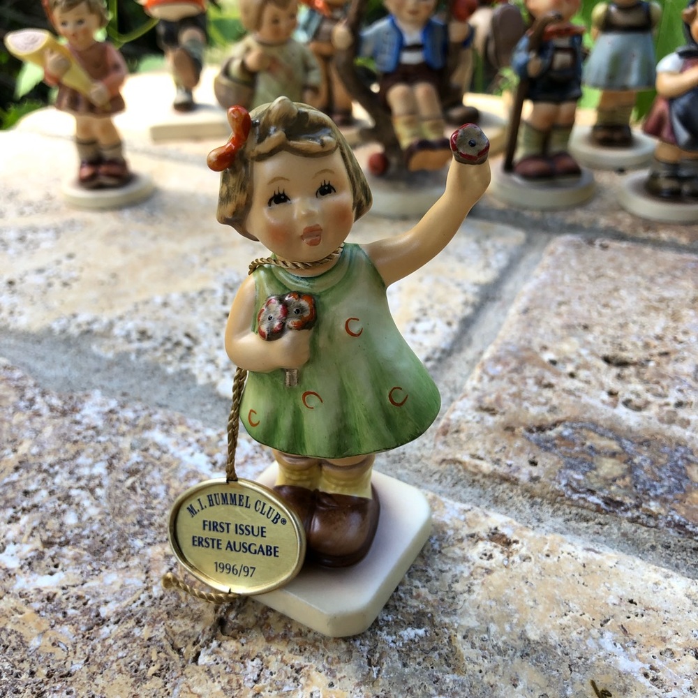 Goebel Hummel Forever Yours figurine First issue